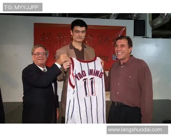 姚明身高优势揭秘视频展现篮球巨星的风采与魅力 姚明身高优势揭秘视频展现篮球巨星的风采与魅力