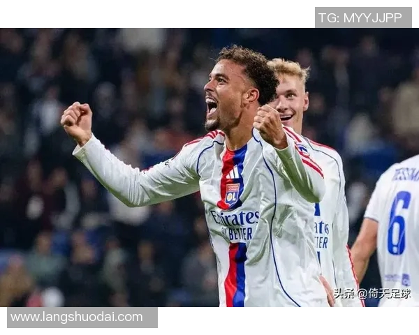 法甲联赛再现悬念!巴黎圣日耳曼与里尔争夺冠军将激烈对决 法甲联赛再现悬念!巴黎圣日耳曼与里尔争夺冠军将激烈对决